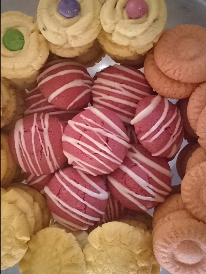 Mixed biscuits